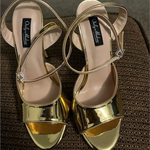 Gold Heels - Picture 1 of 3